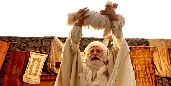 چرا خدا حضرت محمد را از انسان‌ها ولی در مهربانی شبیه به خود آفرید؟