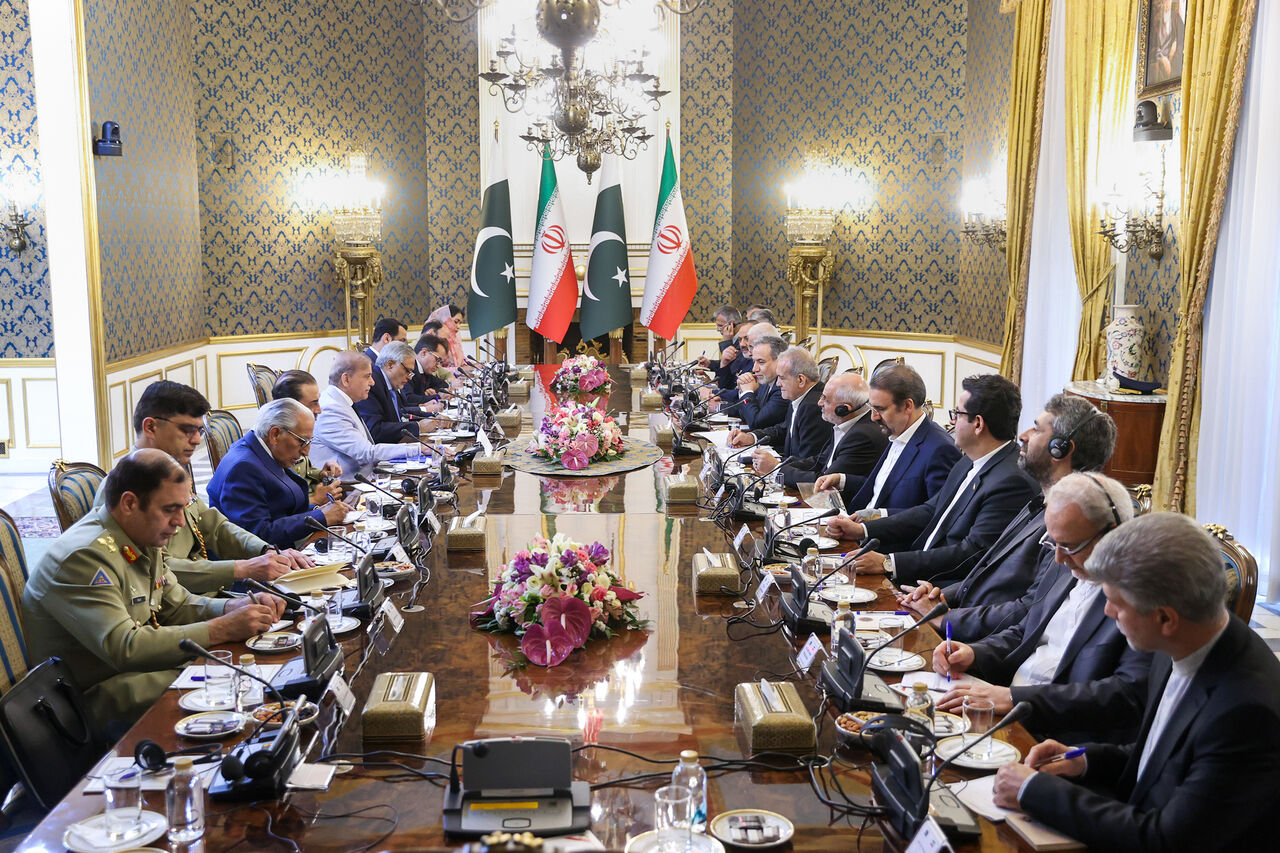 مناسبات اقتصادی ایران و پاکستان متناسب نیست مناسبات اقتصادی ایران و پاکستان متناسب نیست
