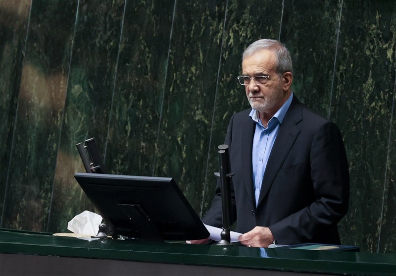 تذکر ۴۸ نماینده به پزشکیان و ۳ وزیر درباره گرانیها تذکر ۴۸ نماینده به پزشکیان و ۳ وزیر درباره گرانیها