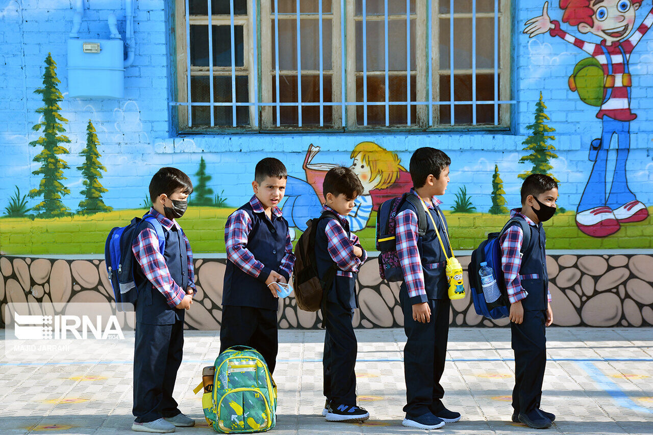 کوله پشتی نامناسب؛ زنگ خطر سلامت دانش‌آموزان