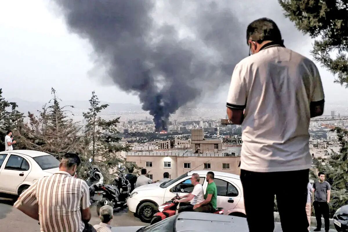 همدلی و وحدت مردم پیوند بین جنگ ۱۲ روزه است همدلی و وحدت مردم پیوند بین جنگ ۱۲ روزه است