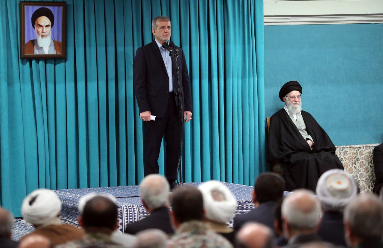 پیام حمایتهای رهبر انقلاب از پزشکیان برای کنشگران پیام حمایتهای رهبر انقلاب از پزشکیان برای کنشگران