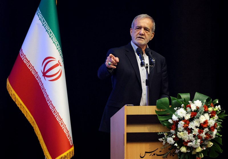 نخبگان به میدان بیایند دشمن هیچ غلطی نمیتواند بکند نخبگان به میدان بیایند دشمن هیچ غلطی نمیتواند بکند