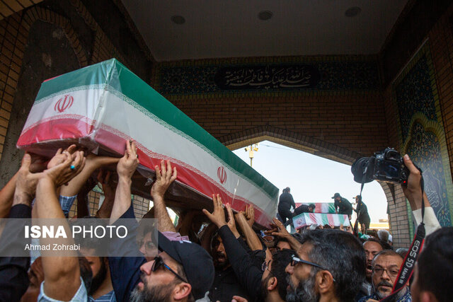 ورود پیکرهای مطهر ۴۴ شهید تازه تفحص‌شده به کشور