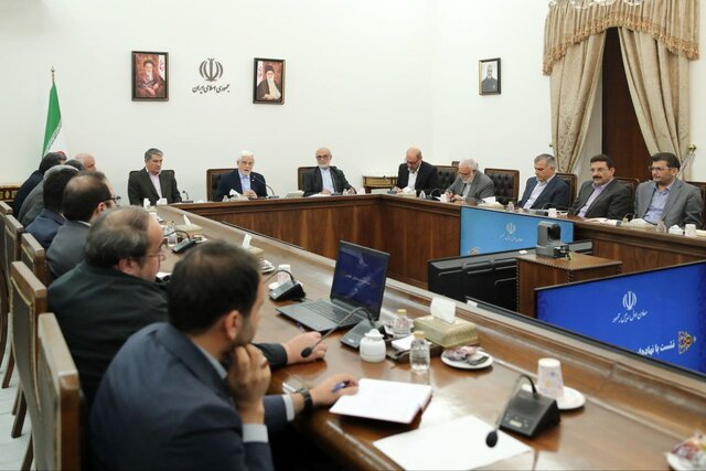 دولت از زمان روی کار آمدن با شرایط جنگی روبرو بود دولت از زمان روی کار آمدن با شرایط جنگی روبرو بود
