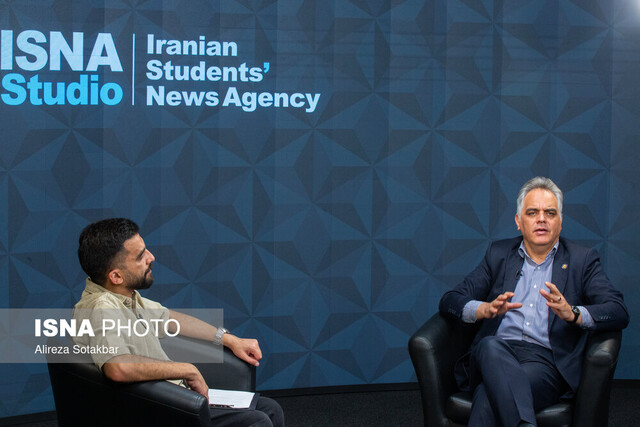 درآمد پایین و فشار کاری بالا؛ ۲ چالش جدی پرستاران درآمد پایین و فشار کاری بالا؛ ۲ چالش جدی پرستاران