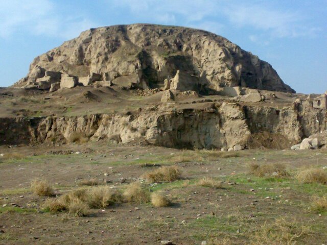 آغاز کار باستانشناسان در دو تپۀ تاریخی آغاز کار باستانشناسان در دو تپۀ تاریخی