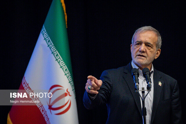 دیدار پزشکیان با مدیران ارشد صنعت هسته‌ای