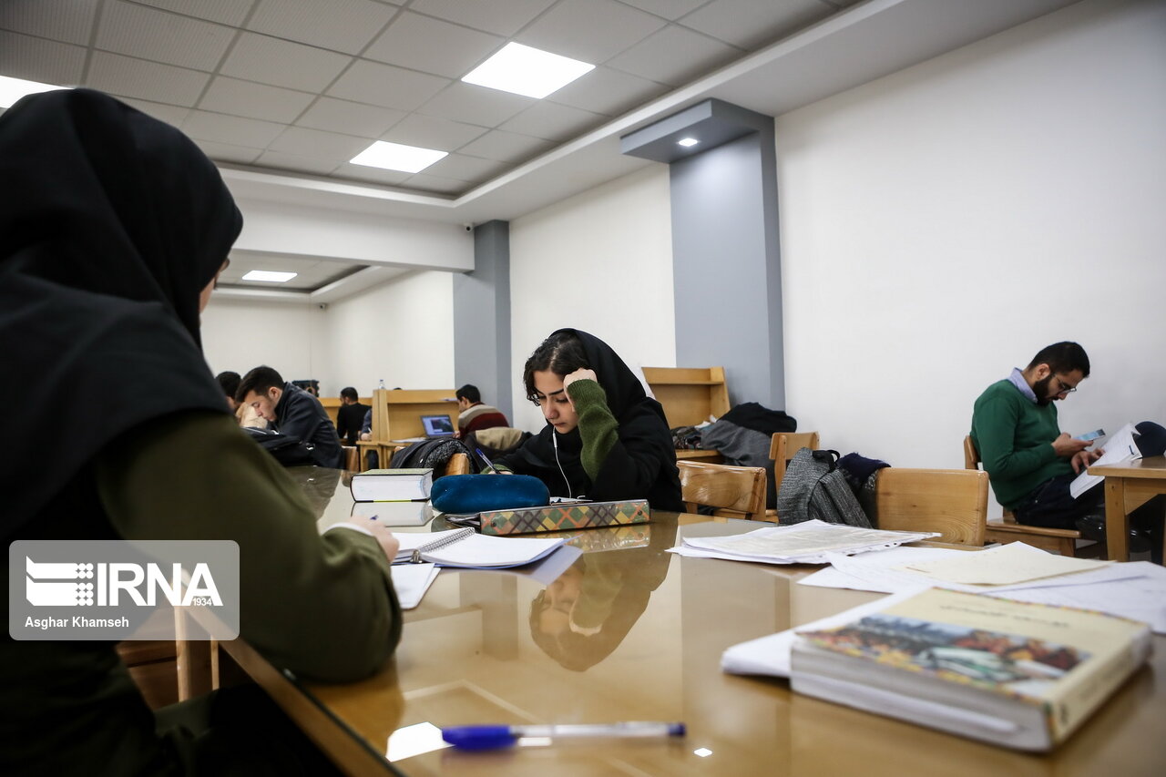 دانشجویان تمایلی به نگاه ایدئولوژیک ندارند دانشجویان تمایلی به نگاه ایدئولوژیک ندارند