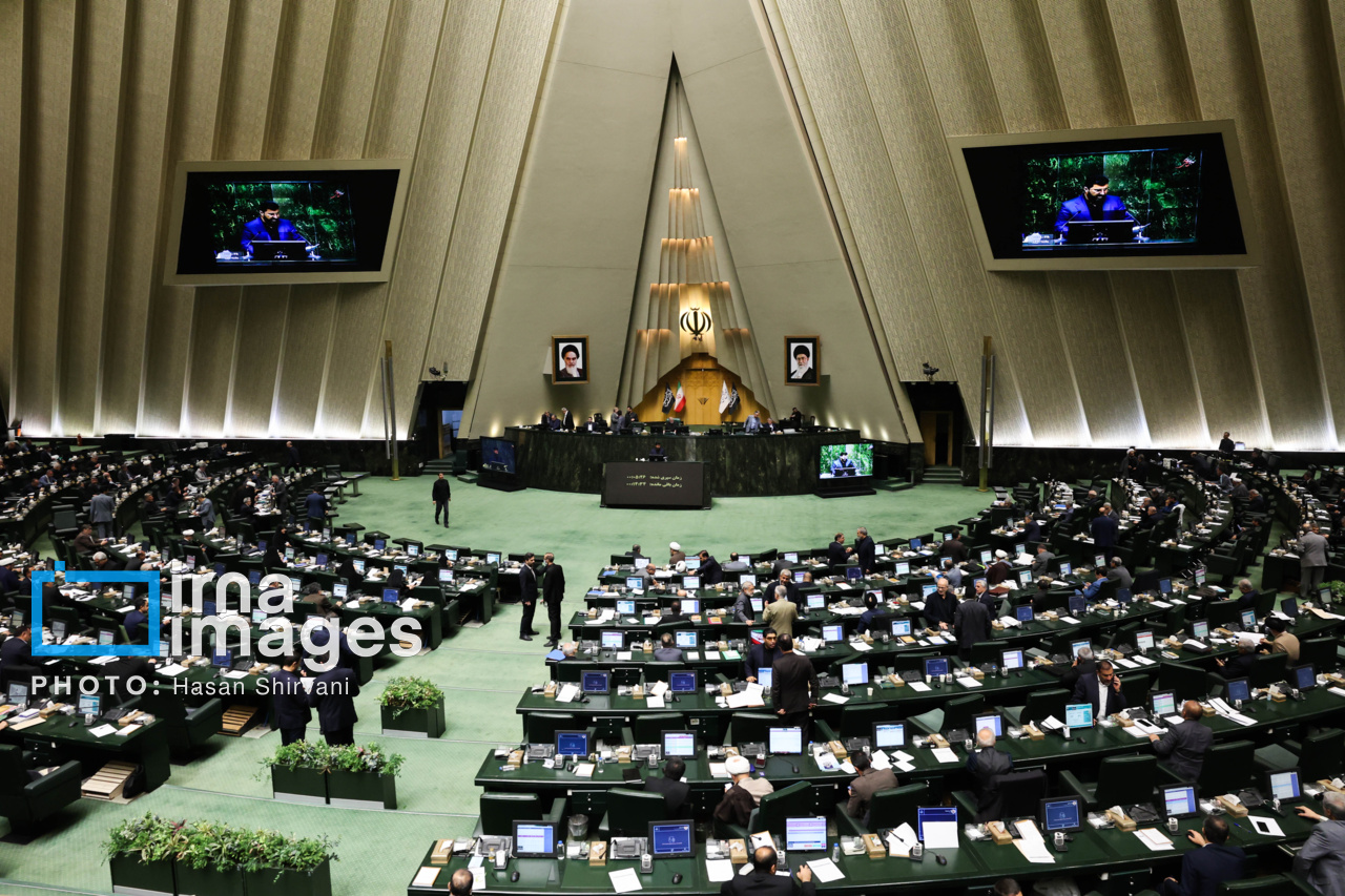 پنج وزیر در مجلس به نمایندگان پاسخ میدهند پنج وزیر در مجلس به نمایندگان پاسخ میدهند