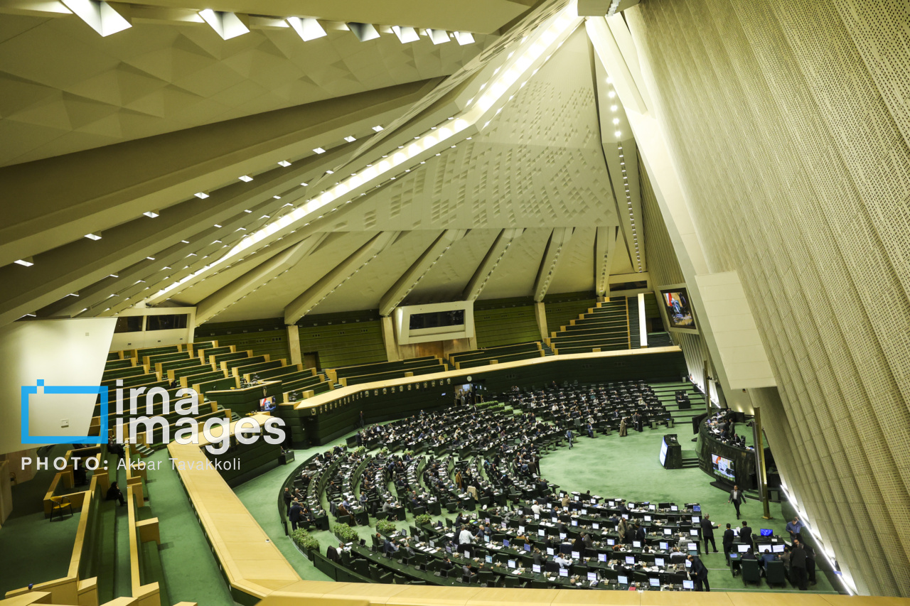 جلسه علنی مجلس آغاز شد جلسه علنی مجلس آغاز شد