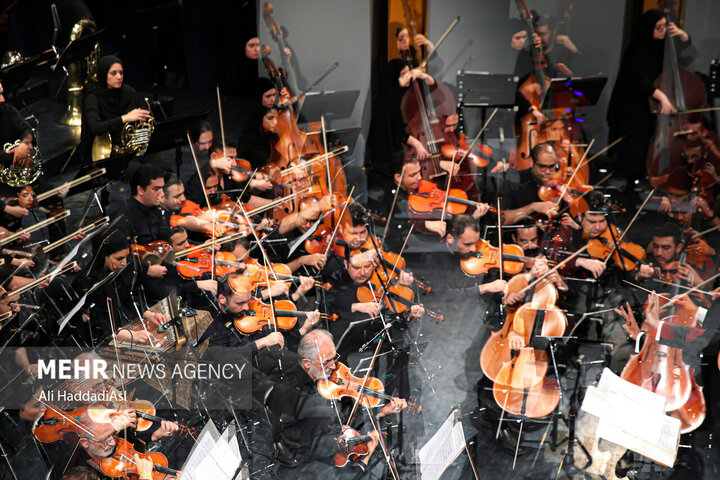 اجرای ارکستر سمفونیک «ایرانمرد» به یاد حاج قاسم