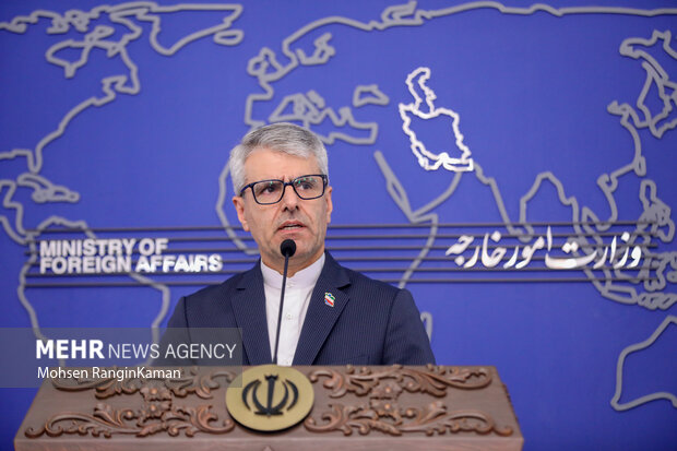 موشک برای دفاع از کیان کشور است قابل مذاکره نیست