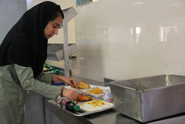 هدررفت روزانه ۳۰۰ میلیون تومان غذا در دانشگاه تهران هدررفت روزانه ۳۰۰ میلیون تومان غذا در دانشگاه تهران