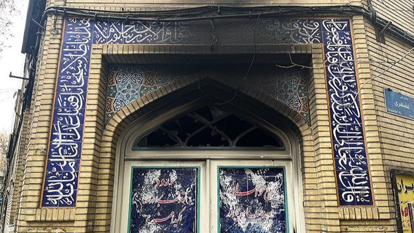 اعتراف بی‌بی‌سی فارسی به غلط بودن آتش زدن مساجد