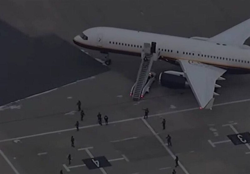 هواپیمای حامل مادورو در نیویورک فرود آمد هواپیمای حامل مادورو در نیویورک فرود آمد