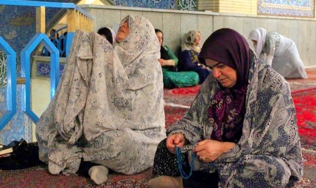 سە روز بە دور از هیاهو